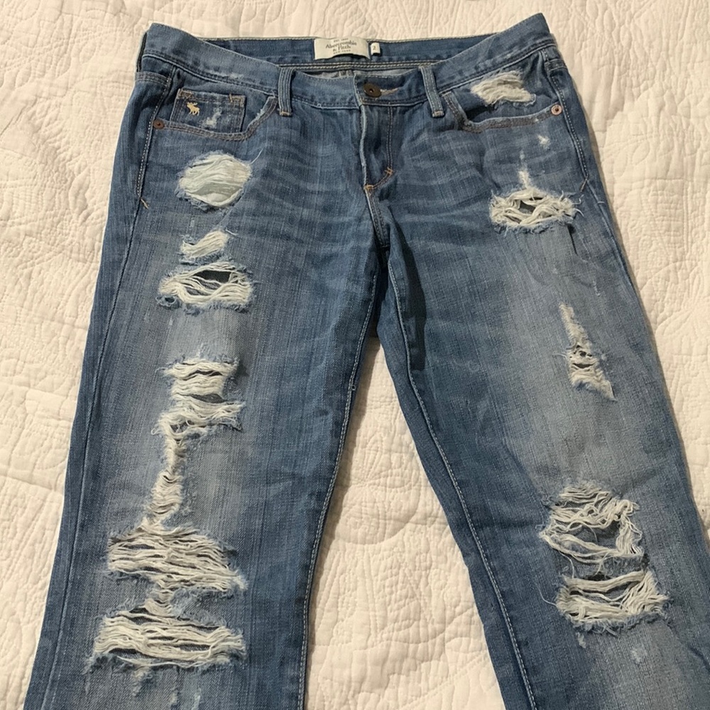 Abercrombie & Fitch Ripped Jeans